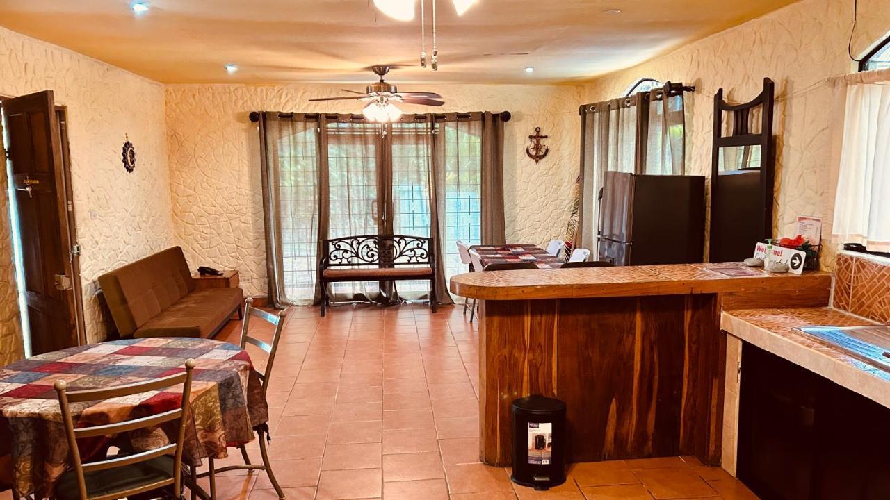 Casa Encantada Offers You Two-Bedroom House, 1 Tiny Apartment & 3 Double Rooms Мануель-Антоніо Екстер'єр фото