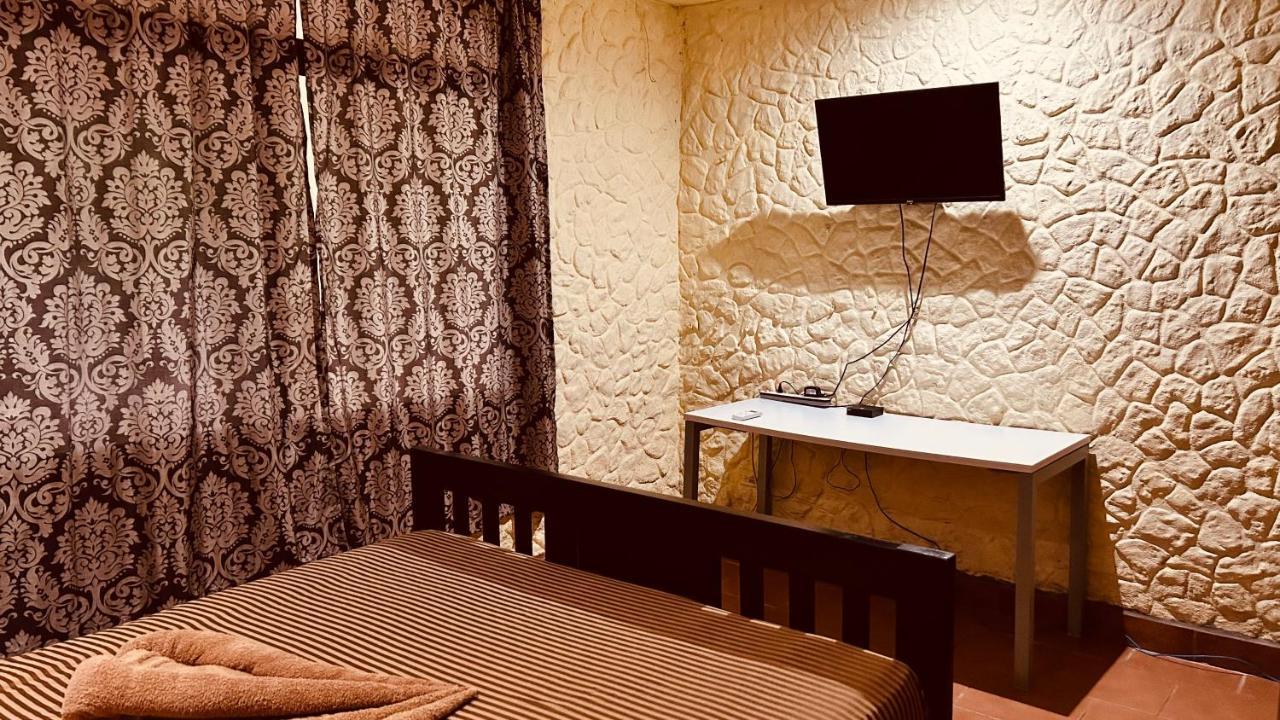Casa Encantada Offers You Two-Bedroom House, 1 Tiny Apartment & 3 Double Rooms Мануель-Антоніо Екстер'єр фото