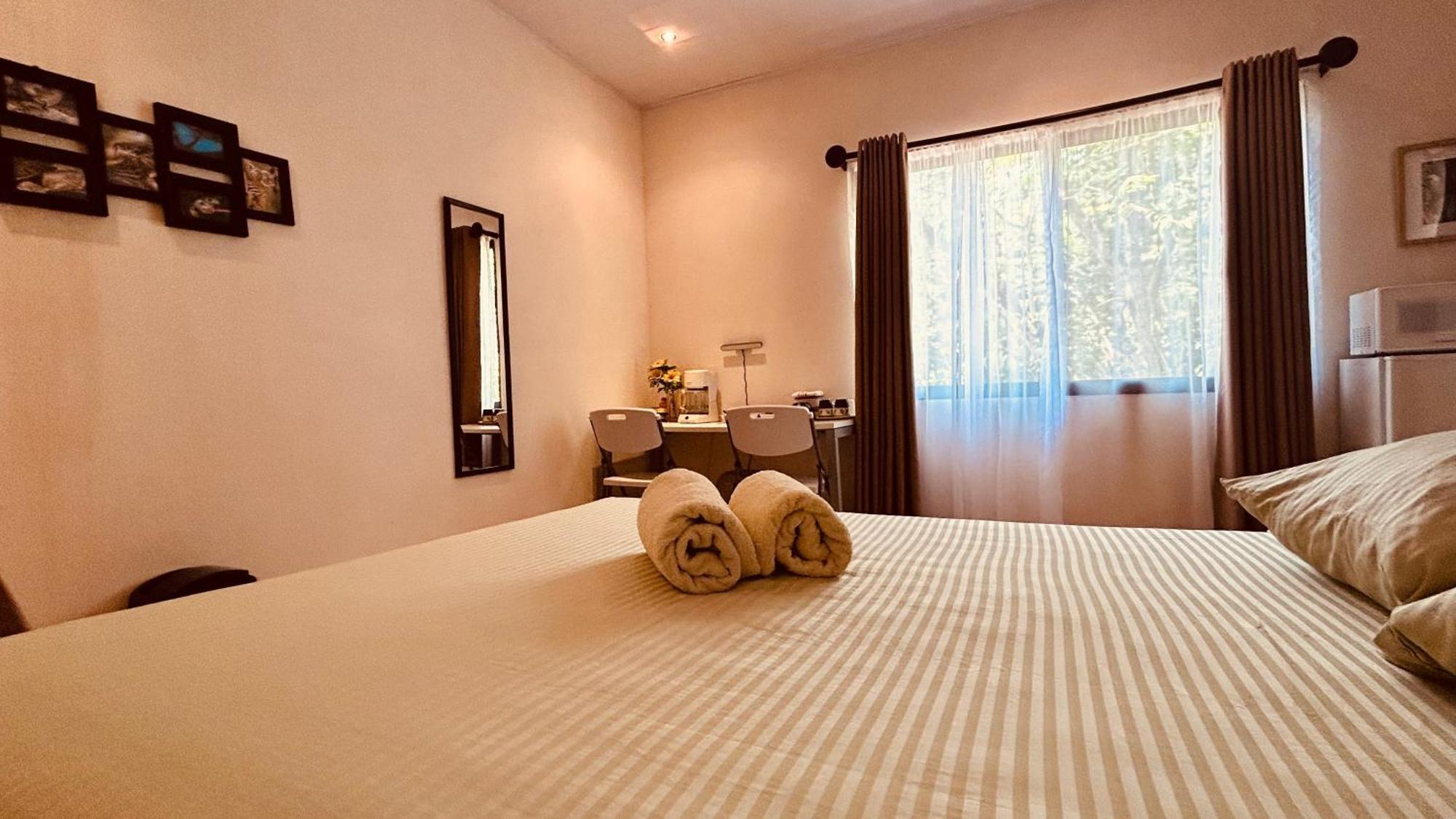 Casa Encantada Offers You Two-Bedroom House, 1 Tiny Apartment & 3 Double Rooms Мануель-Антоніо Екстер'єр фото